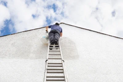 Peinture extérieure à la Chapelle-Moulière — façades et ravalement